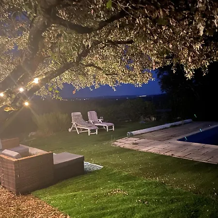Proche Uzes Avec Magnifique Vue * Sagriès
